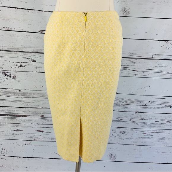 Le Suit Yellow Pencil Skirt ribbon - Picture 3 of 7